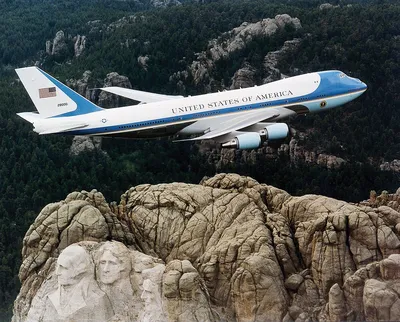 NEWSru.com :: CNN: самолет президента США из-за нарушений в техобслуживании  мог взорваться при полете