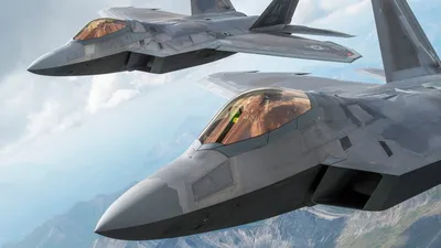 ЦЕНТРАЛЬНОЕ КОМАНДОВАНИЕ США - Самолеты ВВС США F-22 Raptor летят в строю  во время боевого воздушного патрулирования 15 ноября 2019 года.  Незаметность для радаров, маневренность и интегрированная авионика F-22  Raptor дают экспоненциальный