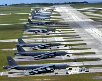 С транспортных самолётов ВВС США удаляются бортовые номера и  идентификационные коды