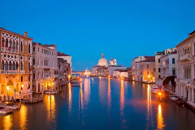 Очень красивые улицы каналов Венеции Венеции. Редакционное Изображение -  изображение насчитывающей историческо, экстерьер: 170205520