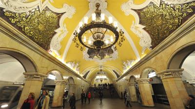 Музей под землей: самые красивые станции метро Москвы