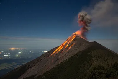 Крупные извержения вулканов 2023 года: каковы причины активности и их  влияние на климат