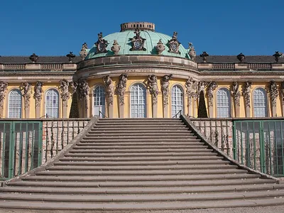 новый дворец или Neues Palais в сансуси парк Potsdam германия. солнечный  день Стоковое Изображение - изображение насчитывающей солнечно, детали:  226415345