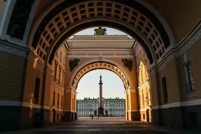 Праздничный Май в Санкт-Петербурге (блистательный Петергоф - остров фортов  и маяков Кронштадт - изысканный Юсуповский дворец — Петропавловская  крепость, с проживанием в отелях 4* в центре города и круизом на теплоходе  по рекам