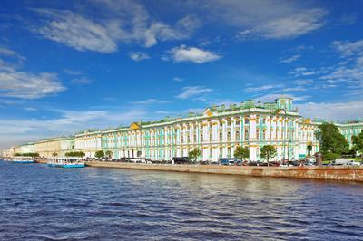 File:Санкт-Петербург, г. Петергоф, Большой Петергофский дворец.jpg -  Wikimedia Commons