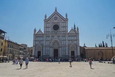 Флоренция - Церковь Святого Креста (Санта Кроче), гробницы известных  итальянцев