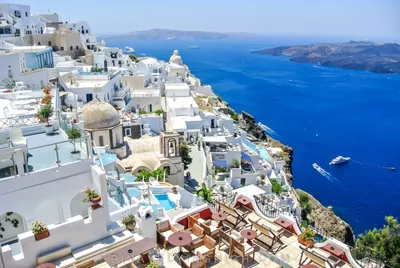 Discover Stunning Landscapes with this Greece and Italy Holiday Package