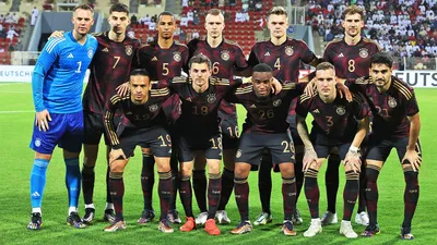 ЧМ-2022 в Катаре: сборная Германии устроила акцию протеста против запрета  на \"радужную\" повязку - BBC News Русская служба