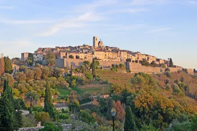 Сен-Поль-де-Ванс (Saint-Paul-de-Vence) - Бегущая по волнам