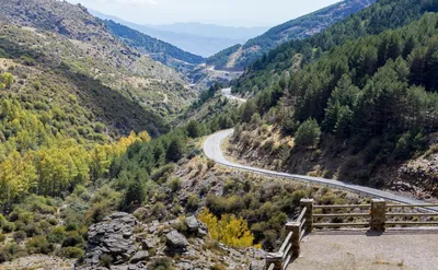 Скачать обои осень, горы, озеро, отражение, Калифорния, California, Сьерра- Невада, Sierra Nevada, раздел пейзажи в разрешении 2048x1125