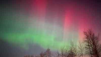 Северное сияние ночью могли наблюдать жители Москвы и Санкт-Петербурга.  Новости. Первый канал