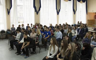 Кто в ответе за переполненные классы в школах - Российская газета