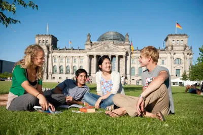 Образование в Германии: система и программа обучения, таблица по курсам