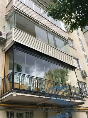 Достоинства и недостатки французского остекления балкона
