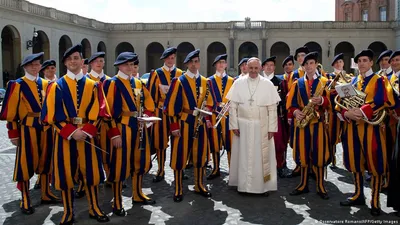 Гвардейцы Ватикана ищут пополнение – DW – 13.02.2014