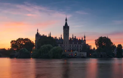 Schloss Schwerin (Schwerin Castle) in Schwerin, Mecklenburg-Vorpommern,  Germany 🏰 #germanytourism #visitgermany #aufnachmv… | Instagram