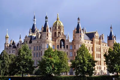 Schwerin Castle Germany 1366 x 768 HDTV Wallpaper