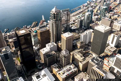 Город Сиэтл, США. Downtown Seattle (частично) Съемки В Вертикальном  Положении. Сиэтл, Штат Вашингтон, США. Фотография, картинки, изображения и  сток-фотография без роялти. Image 15036885