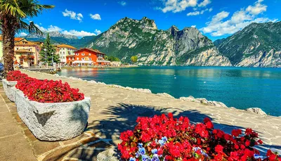 Сирмионе - главные туристический городок на озере гарда (Италия)