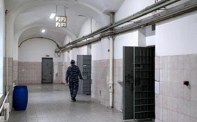 В Екатеринбурге осужденный умер в СИЗО после драки с сокамерником - РИА  Новости, 16.11.2023