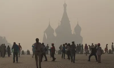 Смог и гарь от лесных пожаров дошли до центра Москвы - Российская газета