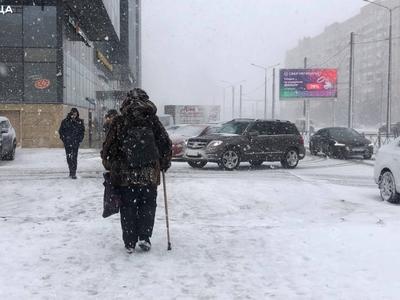 Штормовой снегопад обрушился на Екатеринбург. Тонны снега заблокировали  город - YouTube