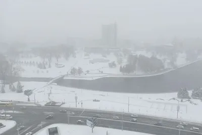 Заметенный город: как Минск пережил первый большой снег - 23.11.2023,  Sputnik Беларусь