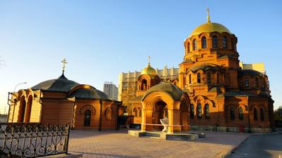 Его пытались взорвать, но не вышло: история собора Александра Невского