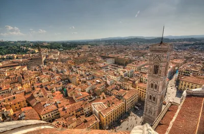 Вид на небоскреб Флоренции с вершины Дуомо - собор Санта-Мария-дель-Фиоре  Стоковое Изображение - изображение насчитывающей лето, купол: 163042519