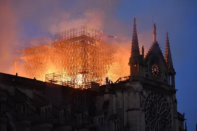Пожар в соборе Парижской Богоматери: как это было - Новости на русском языке