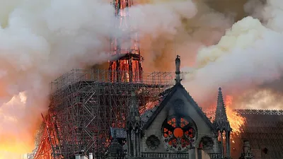 Пожар в соборе Парижской Богоматери. Главное – Коммерсантъ