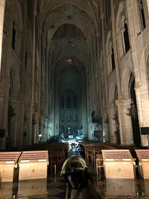 Огонь перекинулся на башню собора Парижской Богоматери — РБК