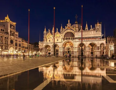Самые красивые места планеты - Собор Святого Марка — кафедральный собор  Венеции, представляющий собой редкий пример византийской архитектуры в  Западной Европе. Располагается на площади Святого Марка, рядом с Дворцом  дожей. Имеет статус