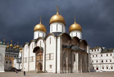 Соборы Москвы Кремля стоковое изображение. изображение насчитывающей  правоверно - 36474475