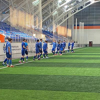Матч ФК «Новосибирск» экстренно прервали из-за звонка о минировании - KP.RU