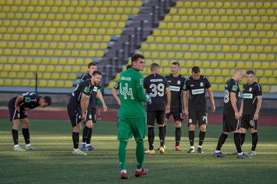 ФК «Новосибирск» провёл первую тренировку на новом газоне центра «Заря»