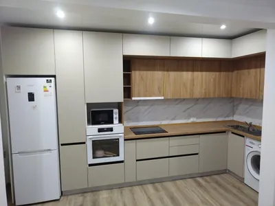 Проект угловая современная кухня с зелеными фасадами для молодой семьи в  новую квартиру от компании «KiT» в Красноярске | «KiT кухни и шкафы»