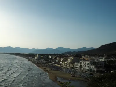 Сперлонга Лидо Эль Сомбреро Бич — стоковые фотографии и другие картинки  Gaeta - Italy - Gaeta - Italy, Tyrrhenian Sea, Баня - здание - iStock