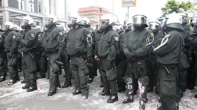 Новая экипировка спецподразделения полиции Германии \"Spezialeinsatzkommando\"