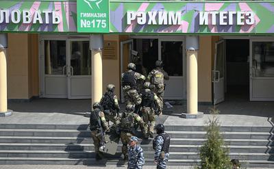 Похоронены восемь погибших в результате стрельбы в Казани - Российская  газета