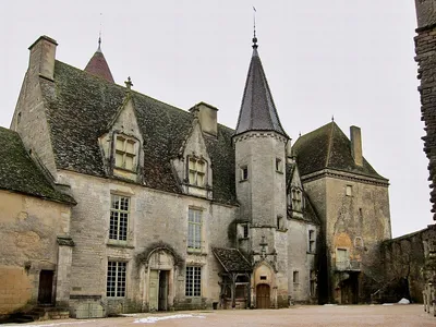 Изумляя средневековые замки Франции - Замка De Brissac Стоковое Изображение  - изображение насчитывающей пышно, историческо: 133132867