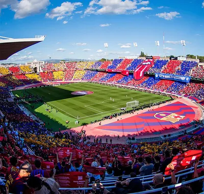 Стадион Барселоны + стадион реал …» — создано в Шедевруме