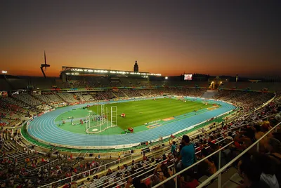 Стадион Камп Ноу 🏟 Крутое место, огромный стадион, самый большой стадион в  Европе🔥 Даже на игре Барселоны против средненькой к… | Камп ноу, Барселона,  Забавности