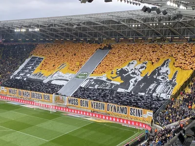 Sports.ru - Желтая стена «Боруссии Дортмунд» под звездным... | Facebook