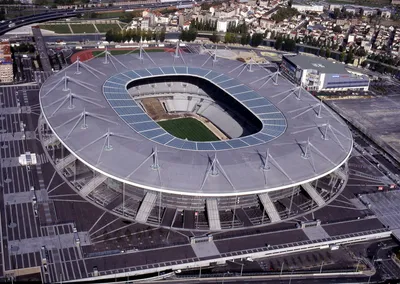 Арена Allianz - футбольный стадион - Мюнхен Германия Редакционное Фото -  изображение насчитывающей немецко, футбол: 128565401