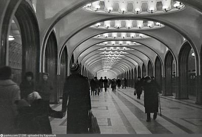 Маяковская (станция метро, Санкт-Петербург) — Википедия