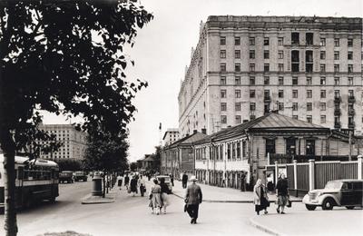 Старые фото около станций Московского Метро