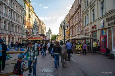 Пешеходная экскурсия по Гоголевскому бульвару и Старому Арбату в Москве –  «Незабываемая Москва»