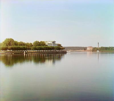 Станция Екатеринбург-Пассажирский. Старый вокзал, скульптура \"Пассажиры\" —  Railwayz.info