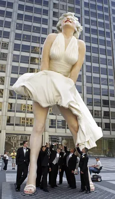 Самая большая в мире статуя актрисы Мэрилин Монро переехала из Калифорнии в  Нью-Джерси - ТАСС